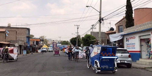 A busy street in an Ixtapaluca neighbourhood, April 2020.