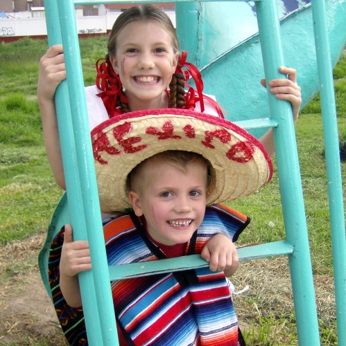 Mexikids - Hannah and Nathanael 2010