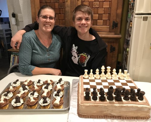 Chess cake and cupcakes