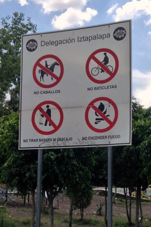 Sign in the park in Iztapalapa